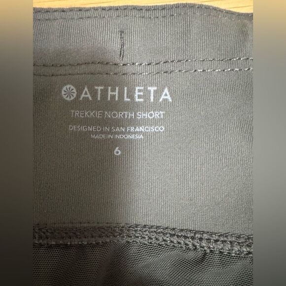 Athleta Trekker North Short Olive Green Size 6 Zipper Pockets, Stretch Waistband - Picture 8 of 11